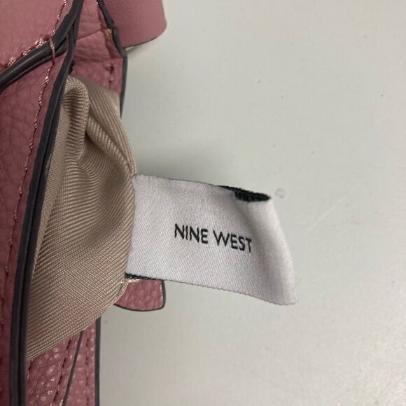 NINE WEST, small pink purse, 11X4X10, 7” strap, zipper closure - Picture 8 of 14